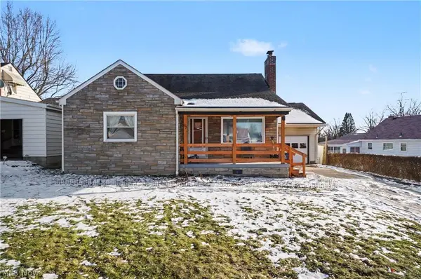 97 Rosary DR, Campbell, OH 44405