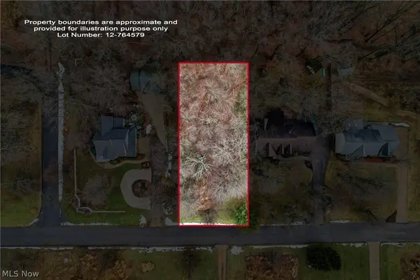 Lakeview DR, Hubbard, OH 44425