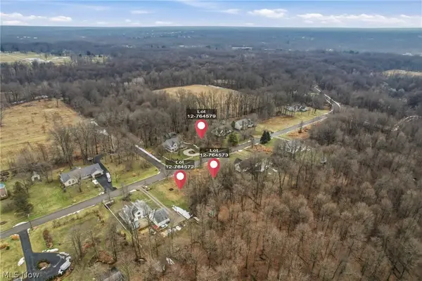 Lakeview DR, Hubbard, OH 44425