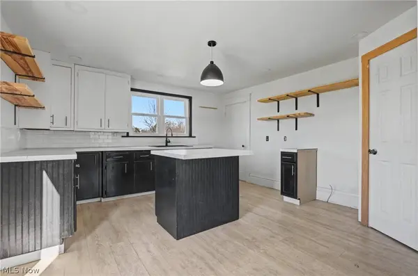 2775 S Bandy RD, Alliance, OH 44601