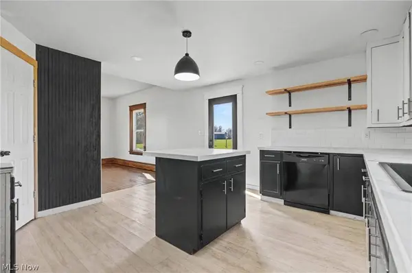 2775 S Bandy RD, Alliance, OH 44601