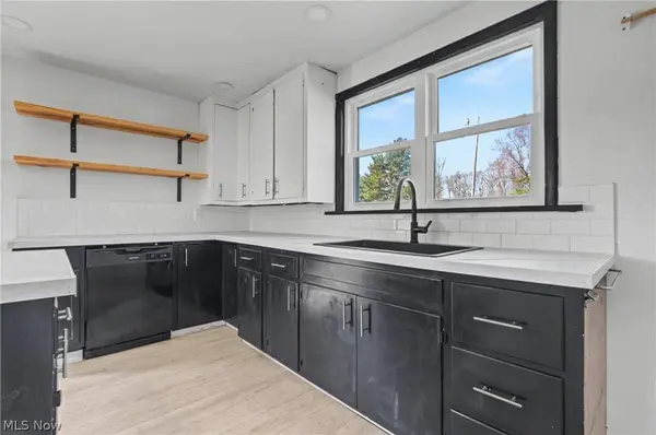 2775 S Bandy RD, Alliance, OH 44601