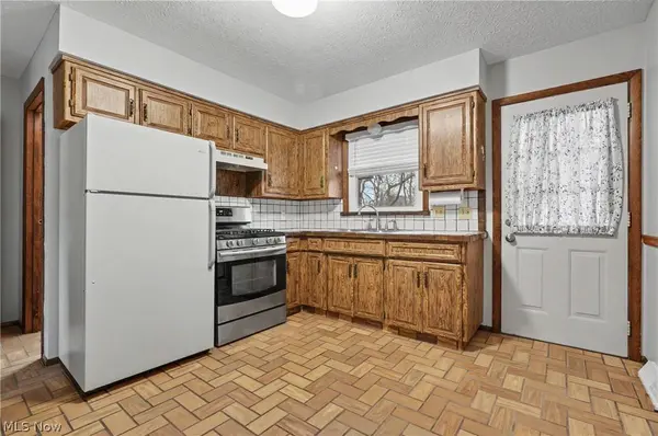 548 Continental DR #B, Salem, OH 44460