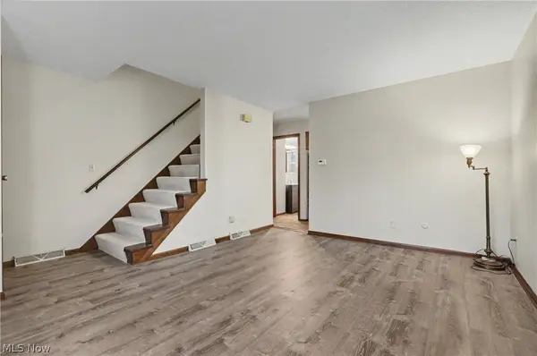 548 Continental DR #B, Salem, OH 44460