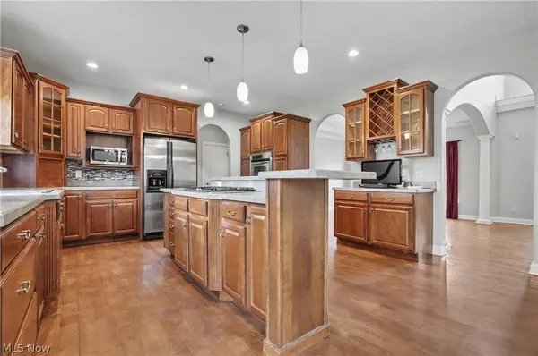 3216 Linden PL, Canfield, OH 44406