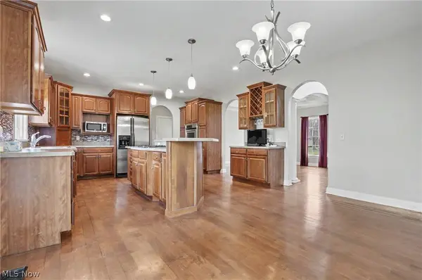 3216 Linden PL, Canfield, OH 44406