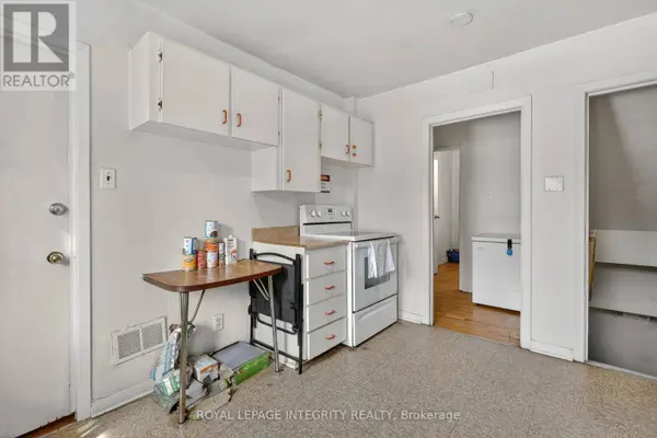 322-324 QUEEN MARY STREET, Ottawa, ON K1K1W9