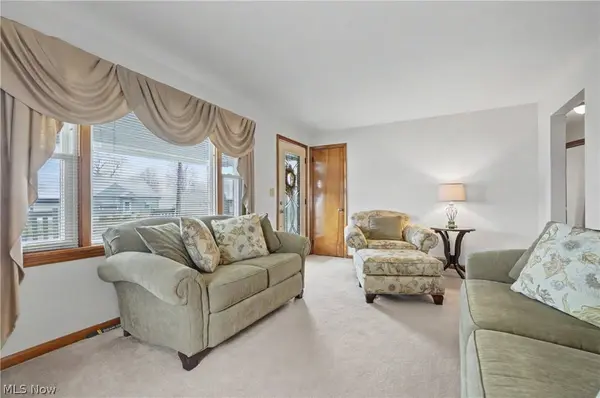 226 Helena DR, Struthers, OH 44471