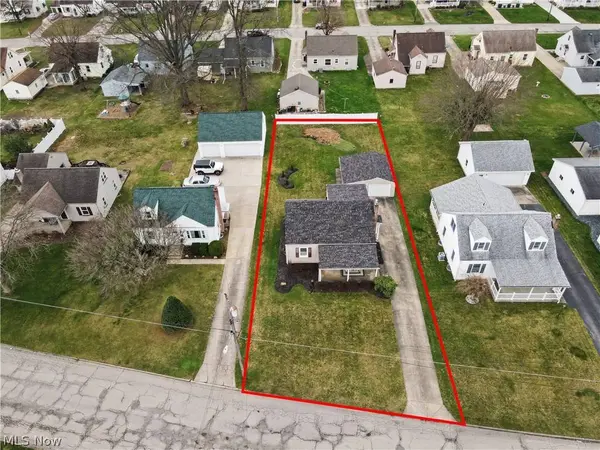 226 Helena DR, Struthers, OH 44471