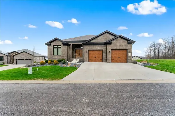 2645 Waters Edge DR, Columbiana, OH 44408