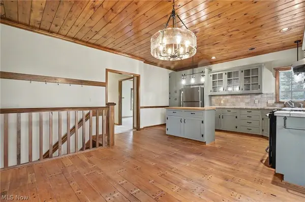 268 S Bayshore DR, Columbiana, OH 44408