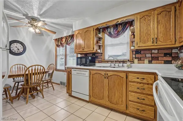 226 Helena DR, Struthers, OH 44471