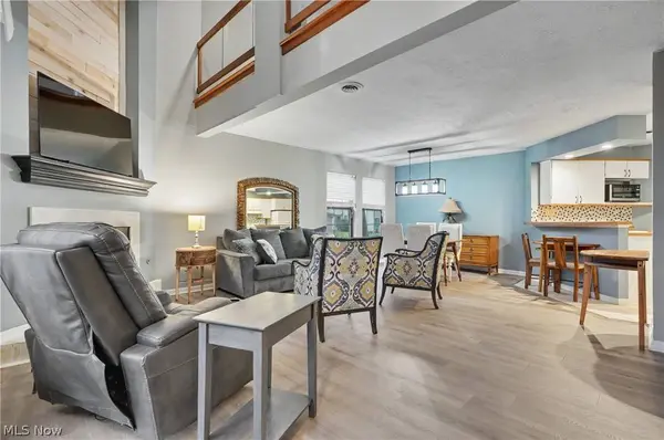 1323 Red Tail Hawk CT #4, Youngstown, OH 44512