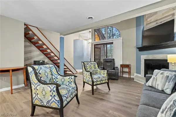 1323 Red Tail Hawk CT #4, Youngstown, OH 44512