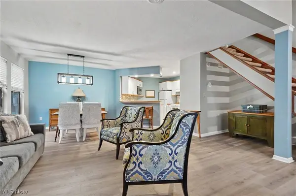 1323 Red Tail Hawk CT #4, Youngstown, OH 44512