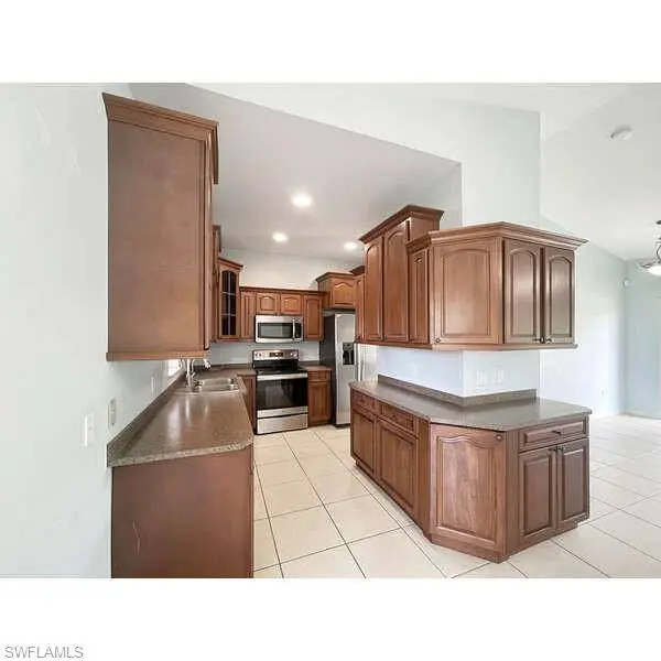 1252 Delores ST E, Lehigh Acres, FL 33974