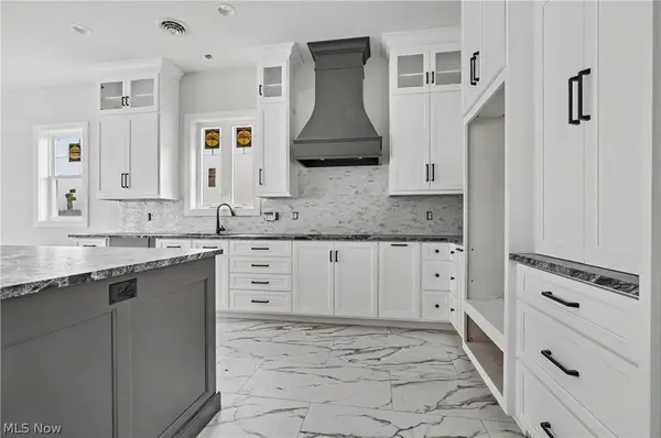 6115 Century BLVD, Canfield, OH 44406