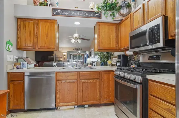 17 Harneds LNDG, Cortland, OH 44410