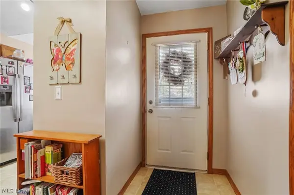 17 Harneds LNDG, Cortland, OH 44410