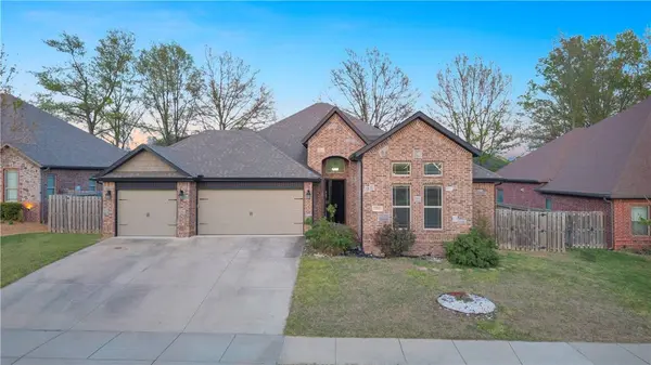 709 SE Eaton St, Bentonville, AR 72712