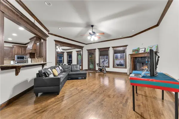 709 SE Eaton St, Bentonville, AR 72712