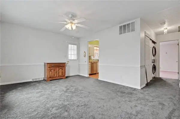 934 Canterbury LN, Salem, OH 44460