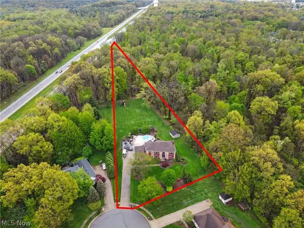 170 Oak Tree DR, Canfield, OH 44406