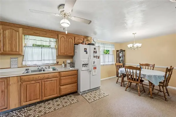 42033 Edward CIR, Columbiana, OH 44408