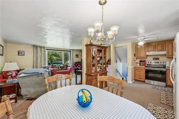 42033 Edward CIR, Columbiana, OH 44408