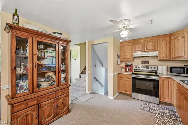 42033 Edward CIR, Columbiana, OH 44408