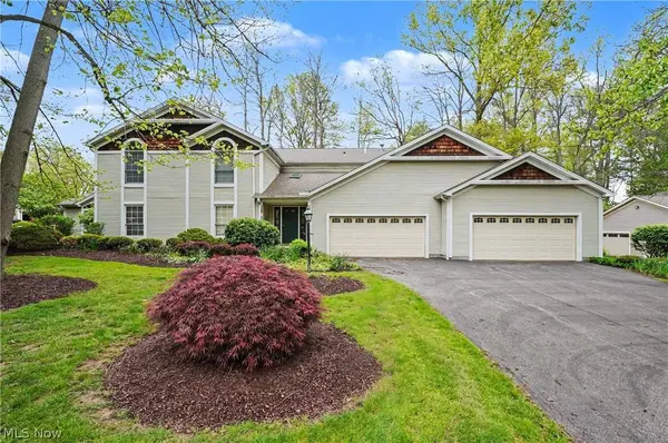 1344 Fox Run CT, Youngstown, OH 44512