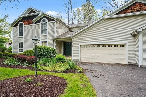 1344 Fox Run CT, Youngstown, OH 44512