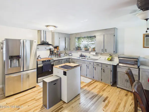 1504 Cherry Ave, Yakima, WA 98902