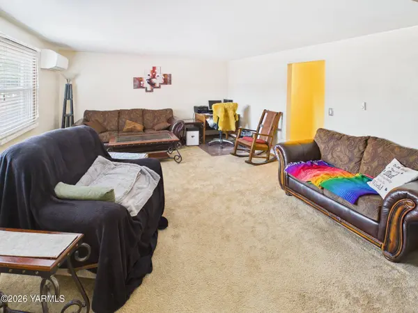 1504 Cherry Ave, Yakima, WA 98902