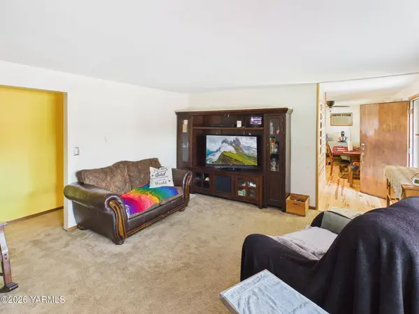 1504 Cherry Ave, Yakima, WA 98902