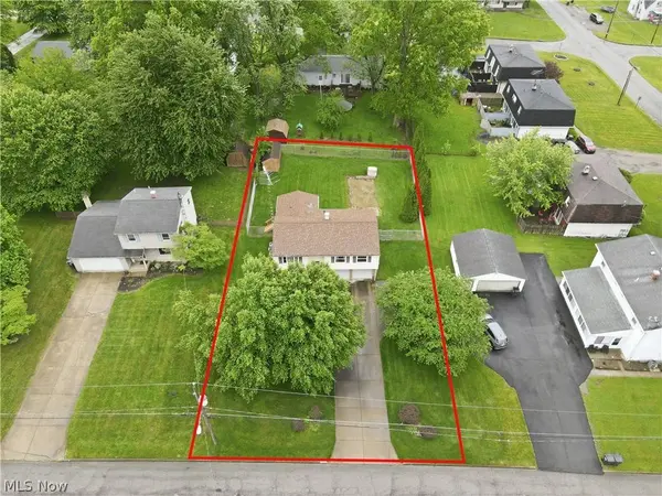 3955 Dunbar ST, Austintown, OH 44515