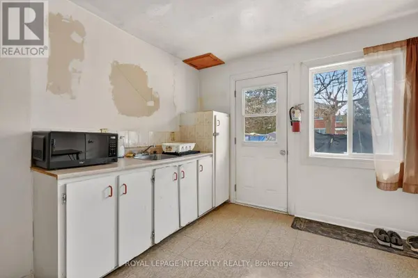 322-324 QUEEN MARY STREET, Ottawa, ON K1K1W9