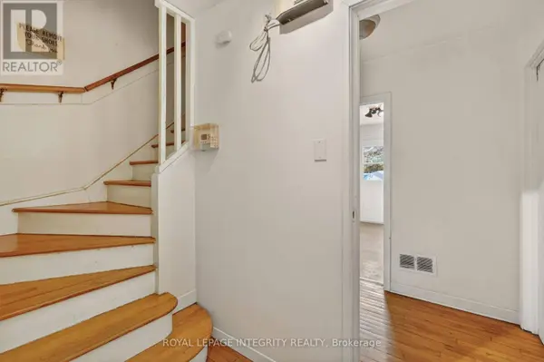 322-324 QUEEN MARY STREET, Ottawa, ON K1K1W9
