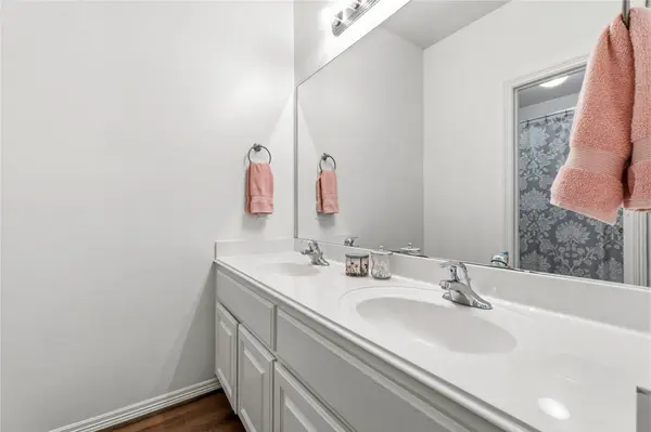 4906 Canterbury WAY, Houston, TX 77069