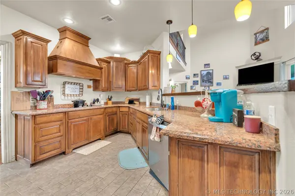 56885 County Road 660, Colcord, OK 74338