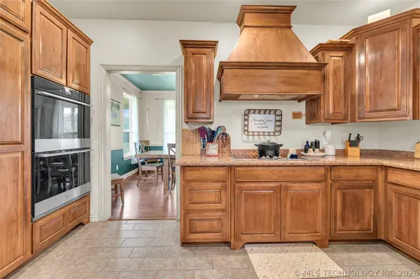 56885 County Road 660, Colcord, OK 74338