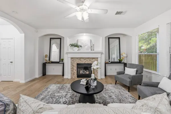 103 Ledgestone PL, The Woodlands, TX 77382