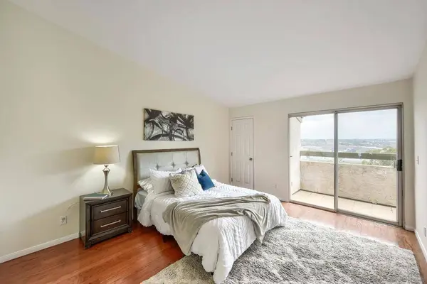 4794 Arizona #303, San Diego, CA 92116