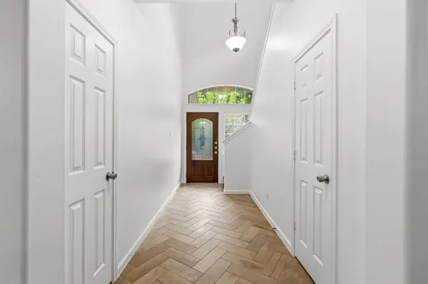 103 Ledgestone PL, The Woodlands, TX 77382