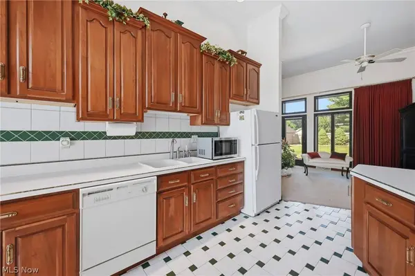 115 Lakhani LN, Canfield, OH 44406
