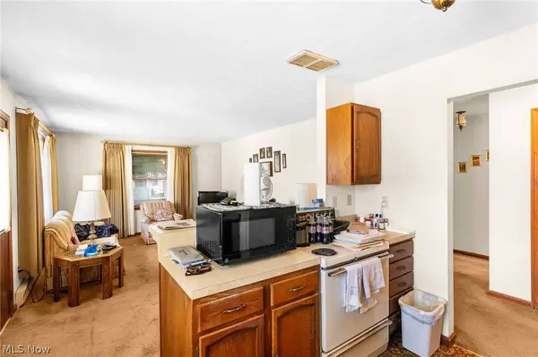 942 Canterbury LN, Salem, OH 44460