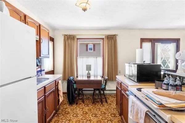 942 Canterbury LN, Salem, OH 44460