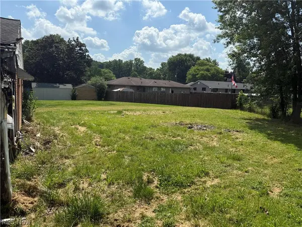 2573 San Pedro DR, Youngstown, OH 44511