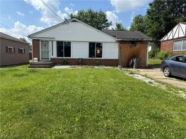 2573 San Pedro DR, Youngstown, OH 44511