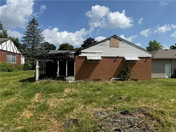 2573 San Pedro DR, Youngstown, OH 44511